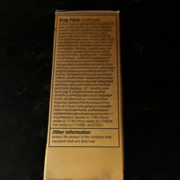 Re-Nutriv Ultra Radiance Liq Foundation - NEW; SEALED BOX - 2in1Desert Beige - Picture 5 of 8